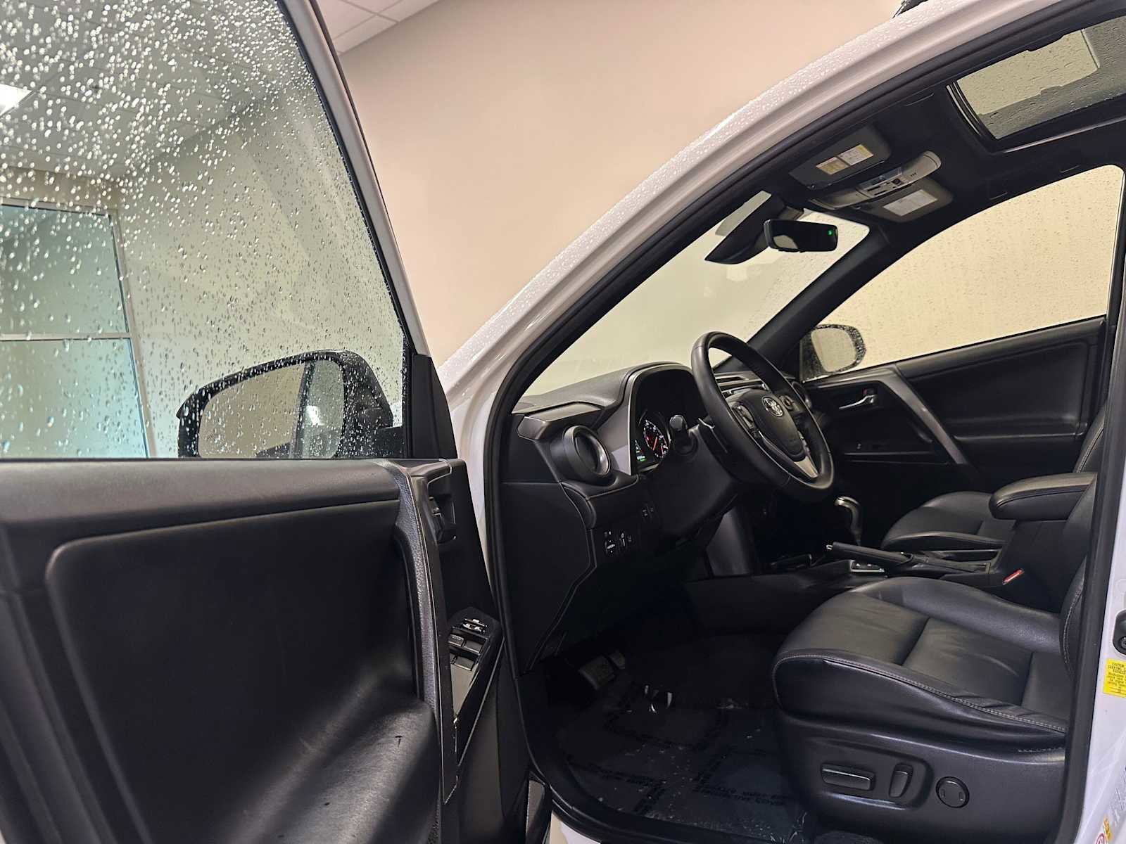 Used 2017 Toyota RAV4 SE w/ Advanced Technology Package image 25