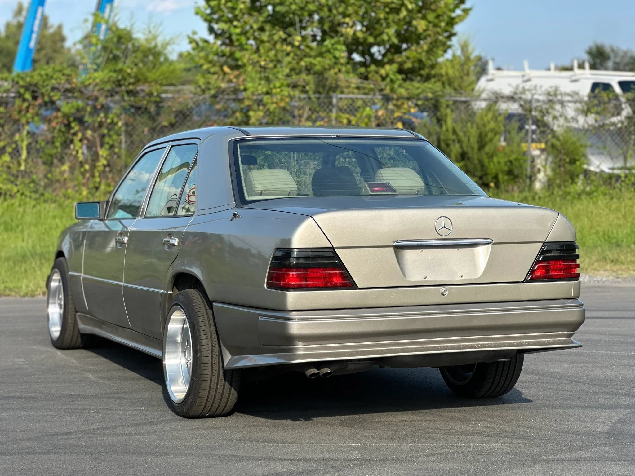 Used 1994 Mercedes-Benz E 320 Sedan image 47