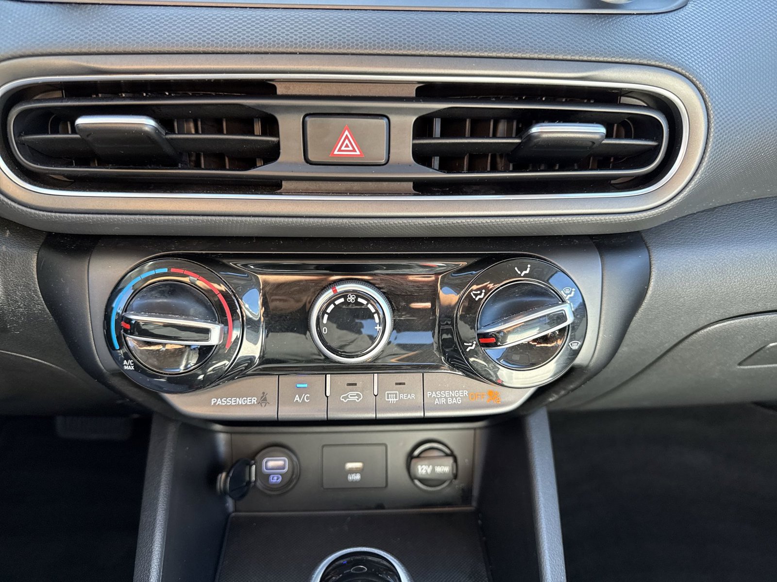 Used 2023 Hyundai Kona SEL AWD/4WD image 20
