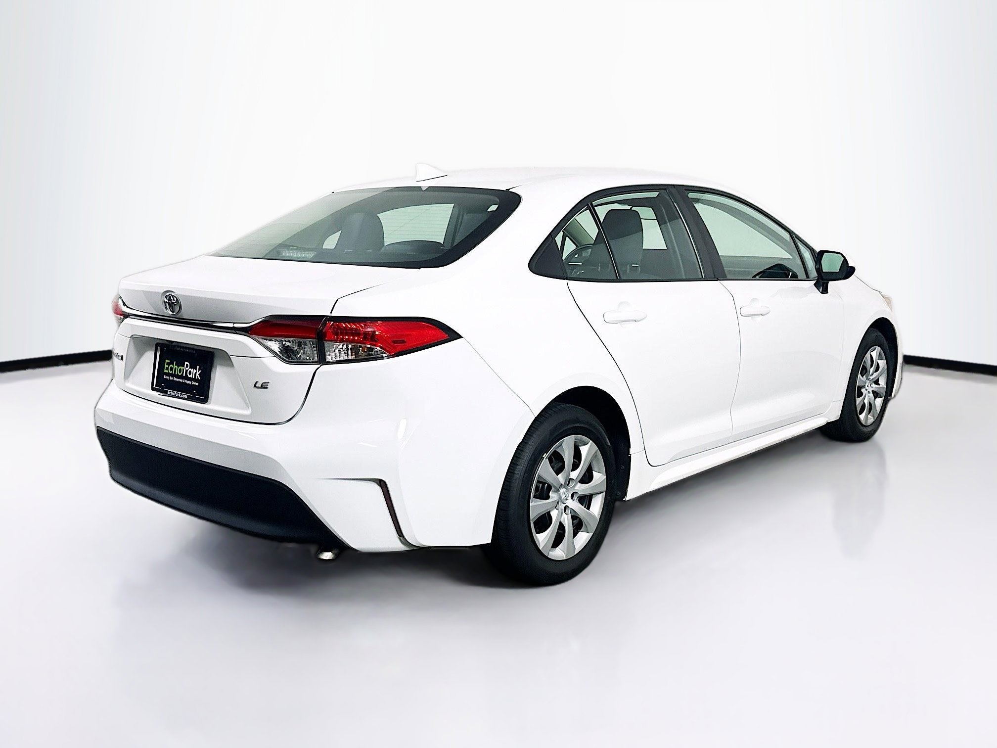 Used 2024 Toyota Corolla LE FWD image 9