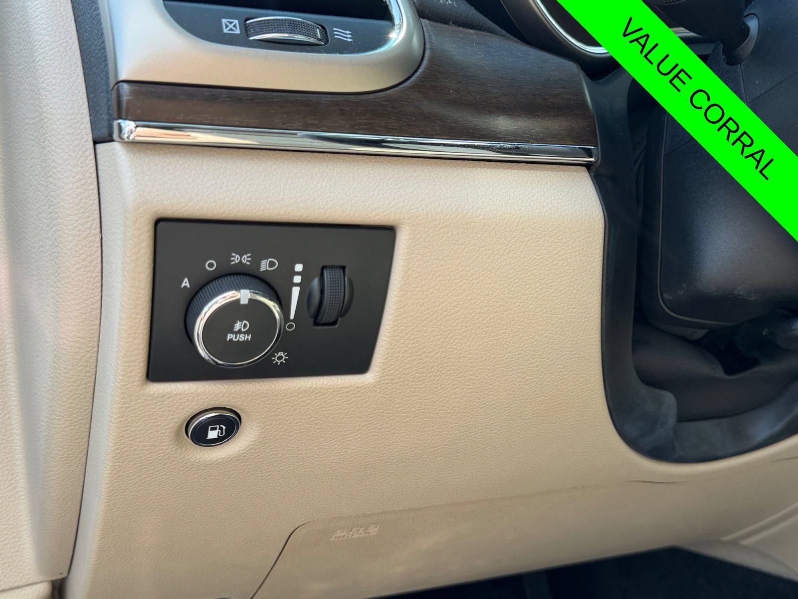 Used 2015 Jeep Grand Cherokee Limited w/ Trailer Tow Group IV AWD/4WD image 23