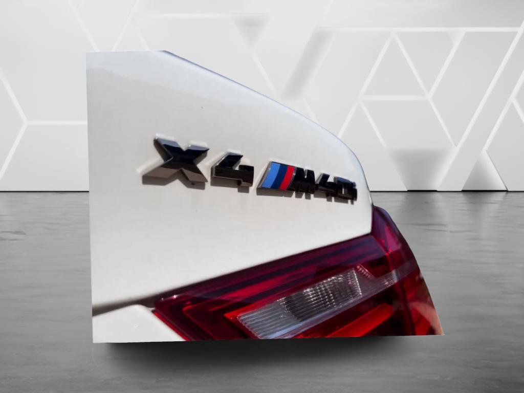 Used 2018 BMW X4 M40i image 11