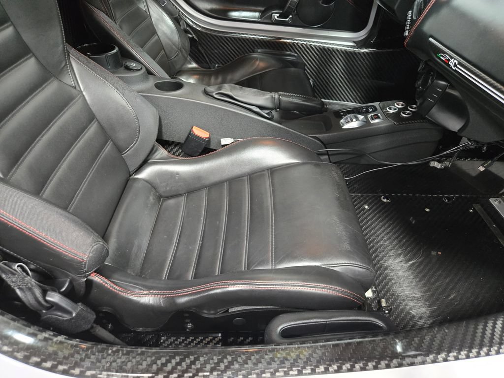 Used 2018 Alfa Romeo 4C Spider RWD image 44