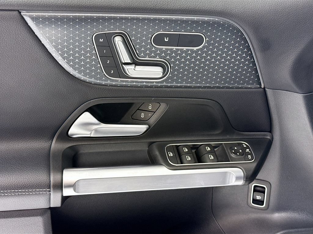 Certified 2025 Mercedes-Benz GLB 250 image 23