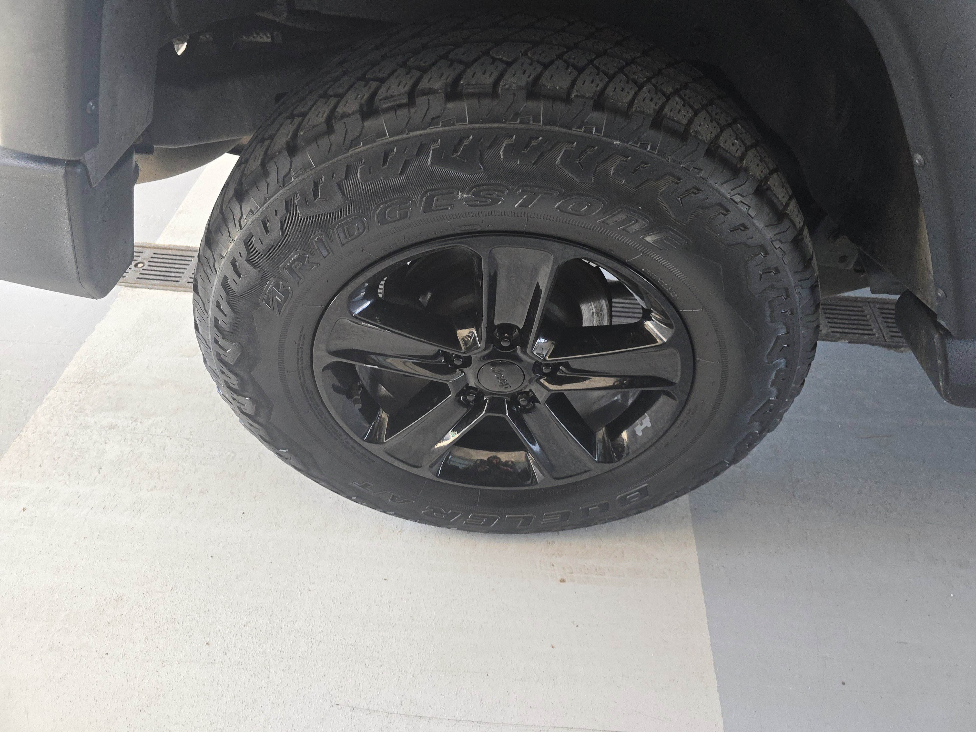 Used 2015 Jeep Wrangler Unlimited Rubicon w/ Dual Top Group image 11