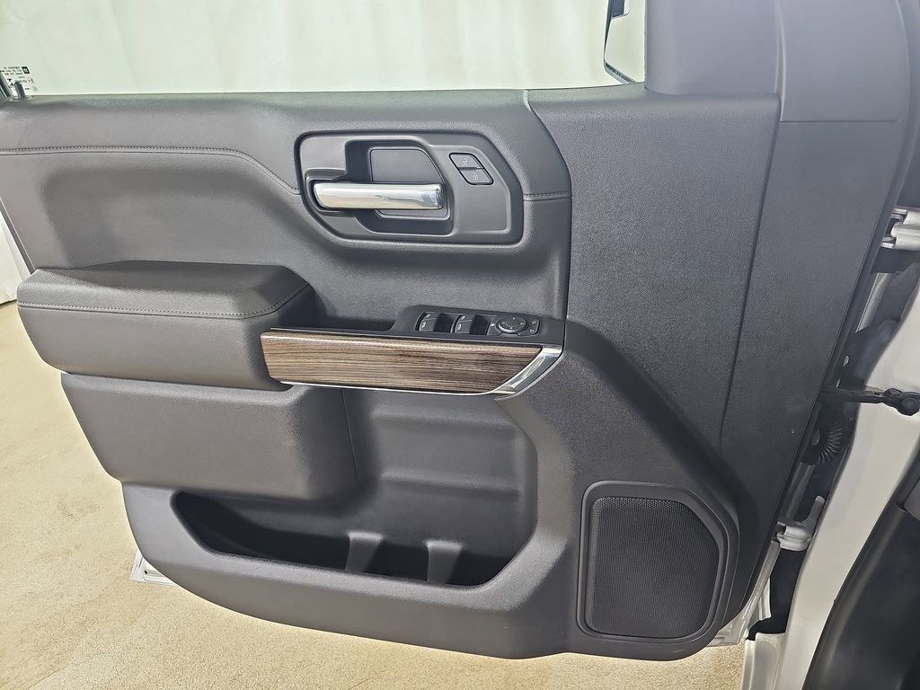 Used 2021 Chevrolet Silverado 1500 LT image 31