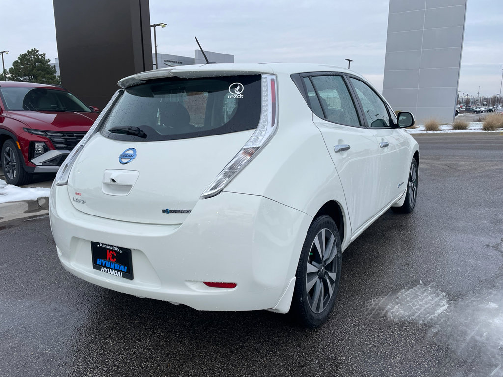 Used 2017 Nissan Leaf SV image 5
