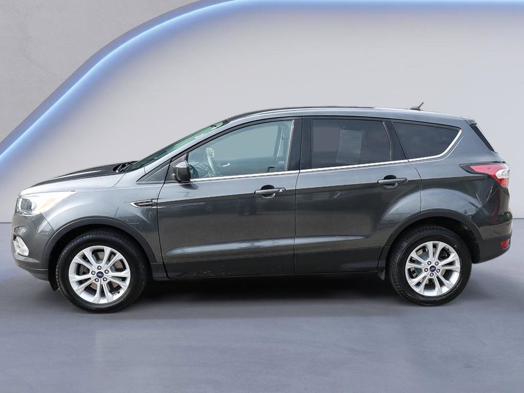 Used 2017 Ford Escape SE AWD/4WD image 3