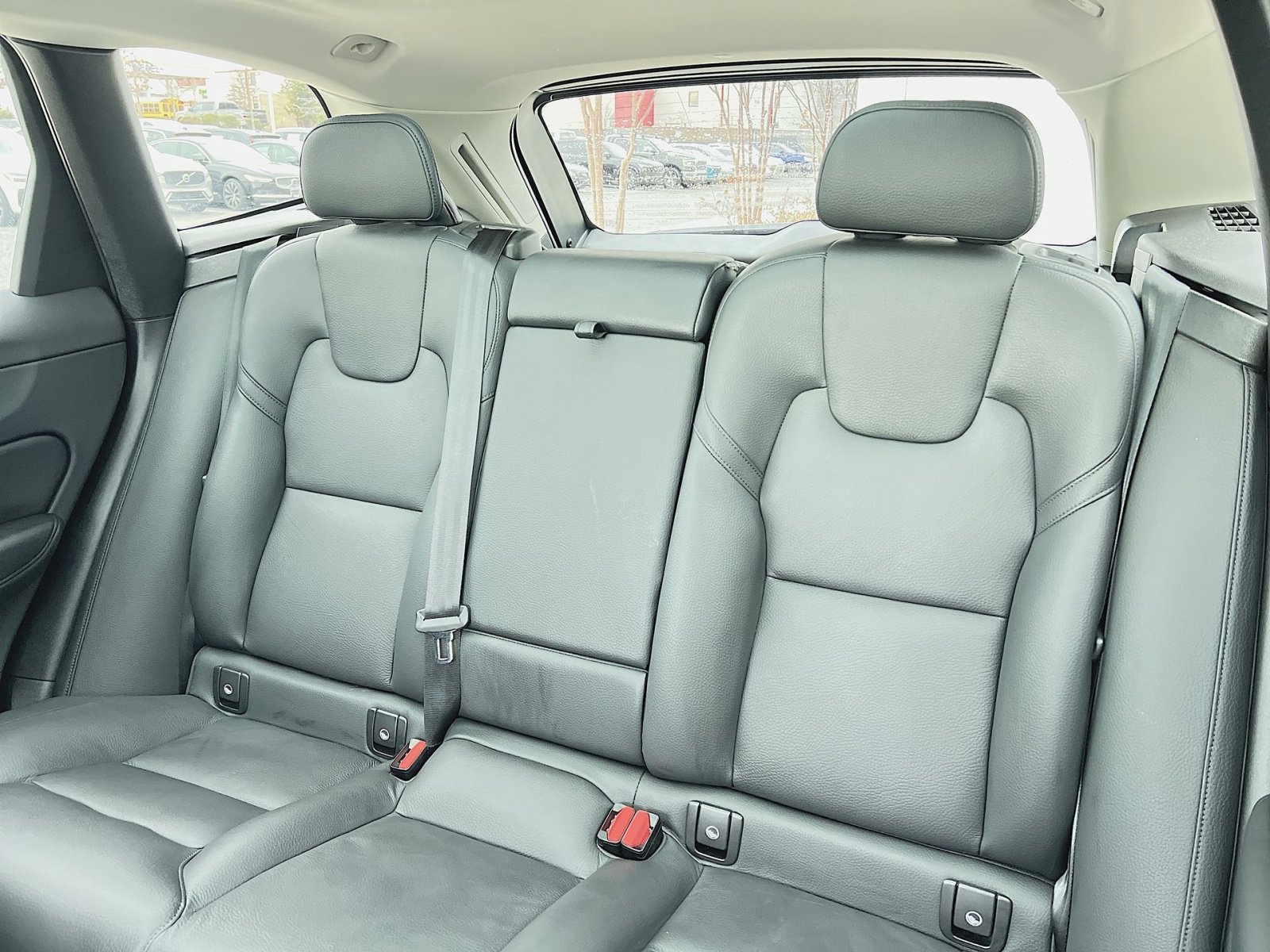 Certified 2023 Volvo XC60 B5 Plus w/ Climate Package image 25