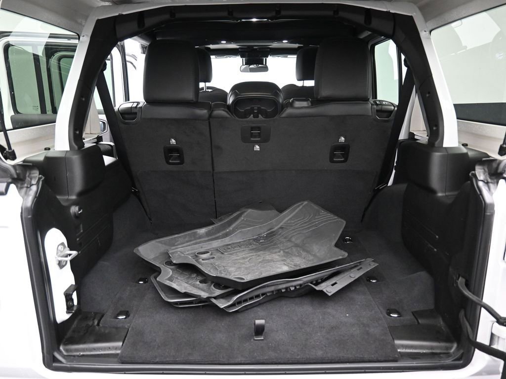 Used 2024 Jeep Wrangler Unlimited Rubicon w/ Convenience Group image 29