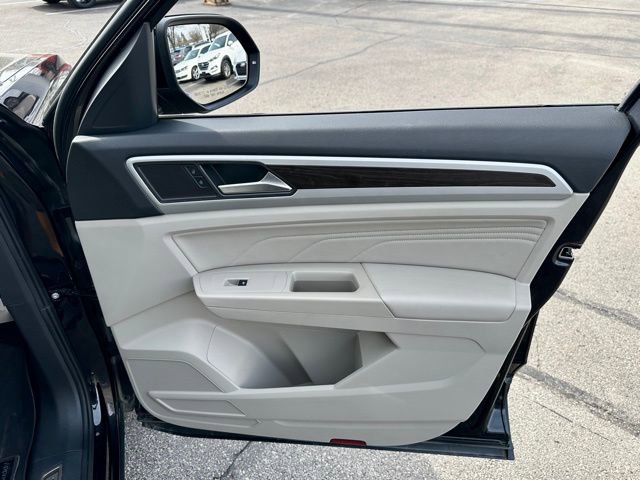 Used 2021 Volkswagen Atlas SE w/ Panoramic Sunroof Package image 24