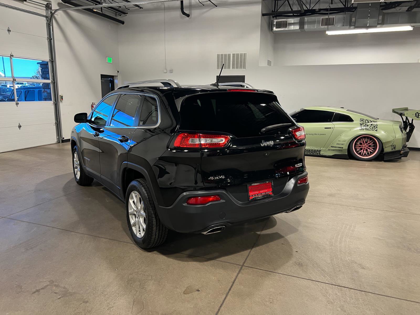 Used 2018 Jeep Cherokee Latitude w/ Cold Weather Group image 5