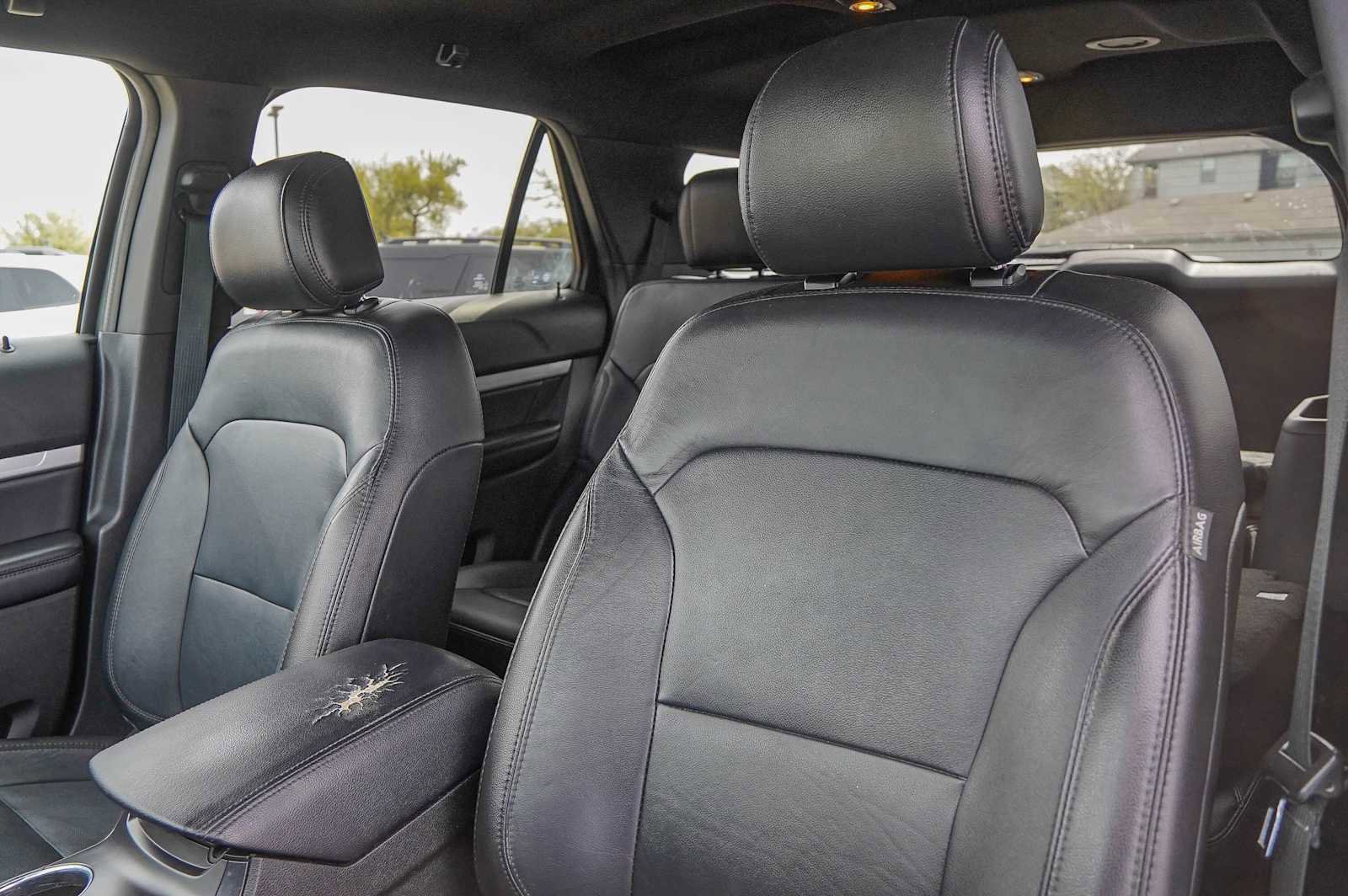 Used 2017 Ford Explorer XLT w/ Equipment Group 202A image 11