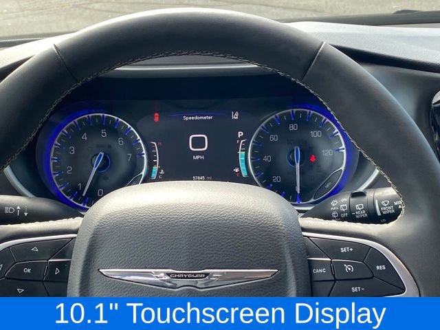 Used 2024 Chrysler Pacifica Touring-L image 9