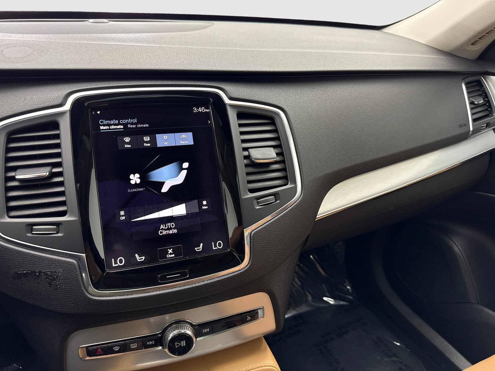 Used 2016 Volvo XC90 T6 Momentum w/ Protection Package Plus AWD/4WD image 24