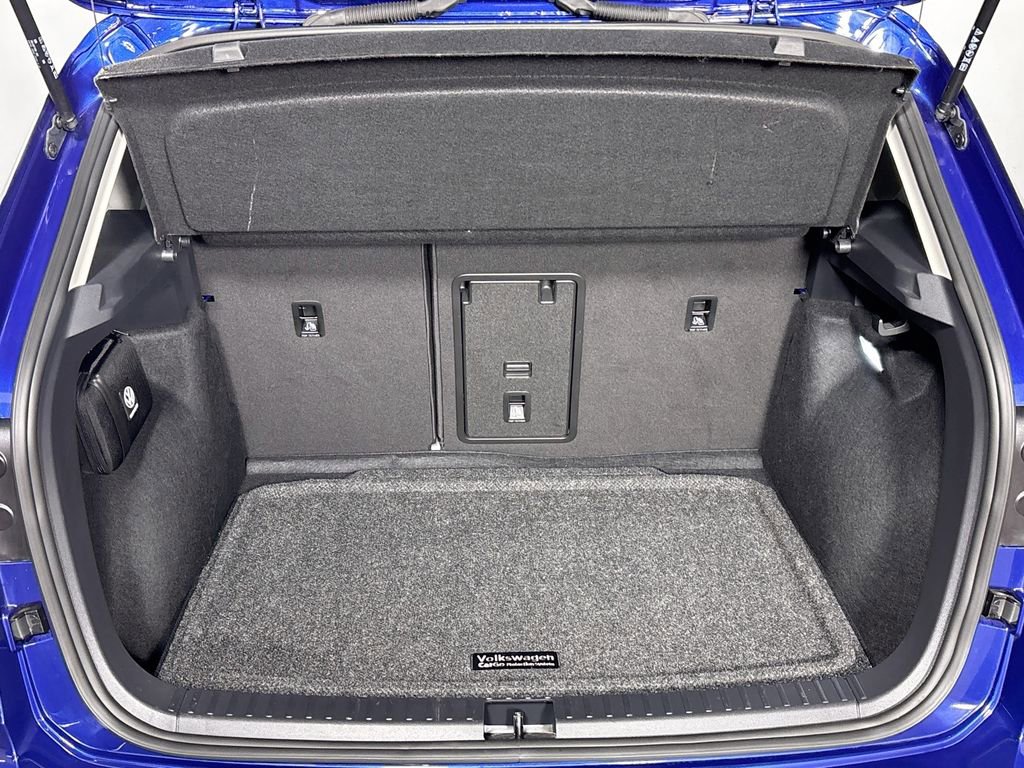 Certified 2024 Volkswagen Taos SE w/ Panoramic Sunroof Package image 21