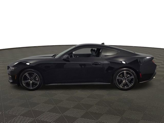 Used 2025 Ford Mustang Coupe image 4