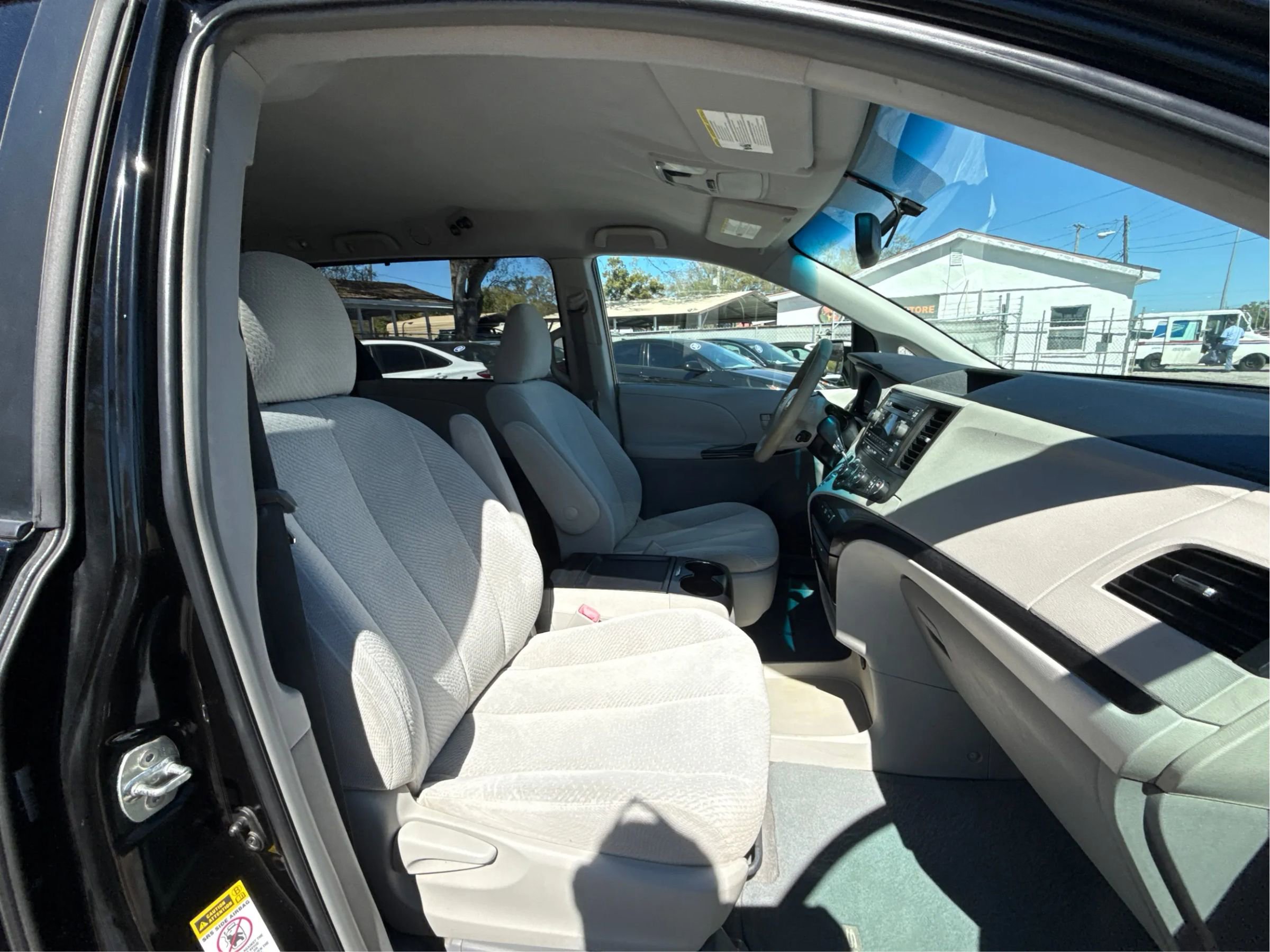 Used 2011 Toyota Sienna LE image 21