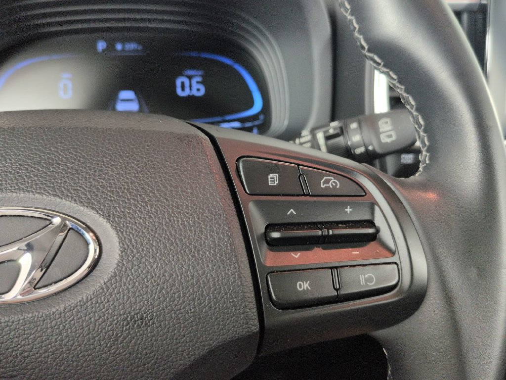 Used 2024 Hyundai Venue SEL FWD image 41