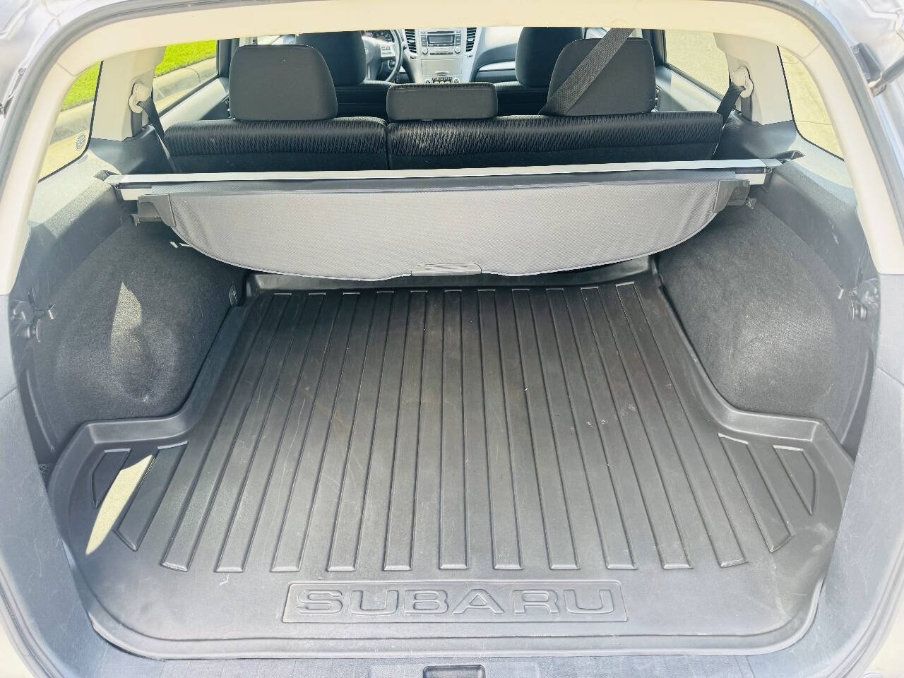 Used 2012 Subaru Outback 2.5i Premium AWD/4WD image 9