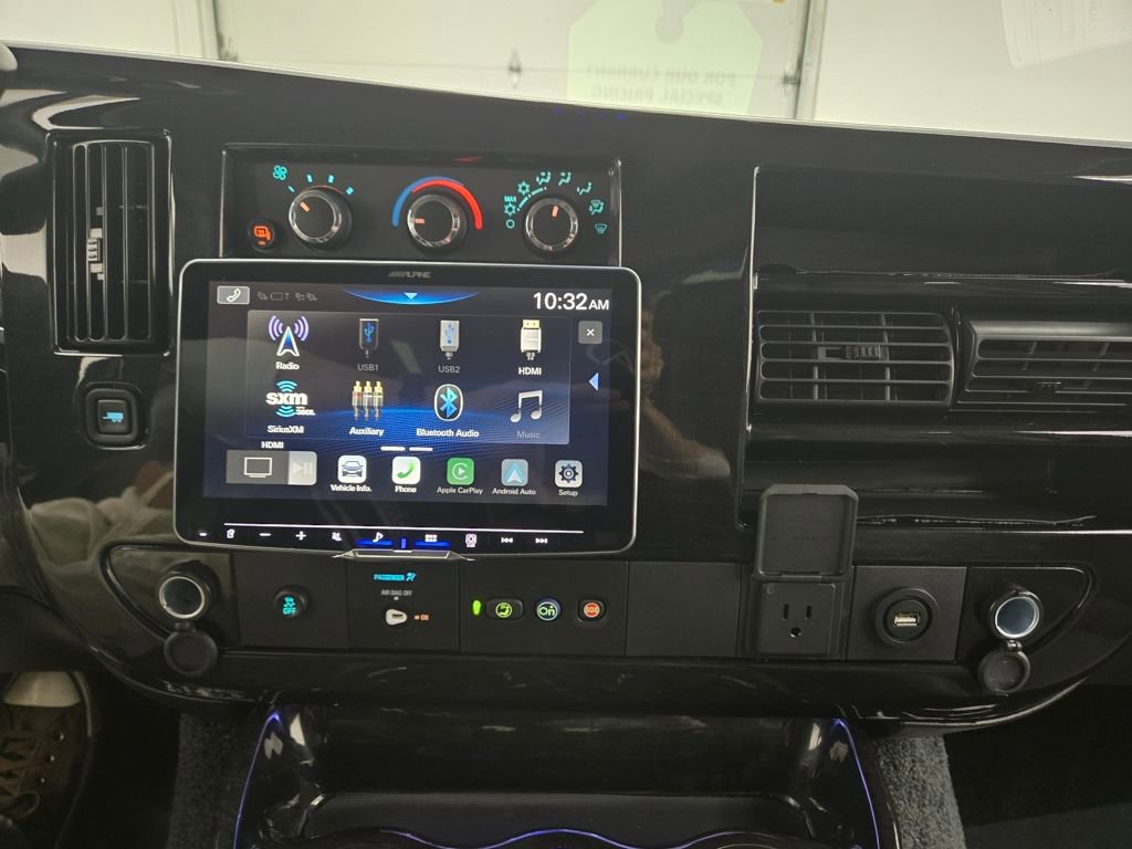 Used 2023 GMC Savana 2500 image 27