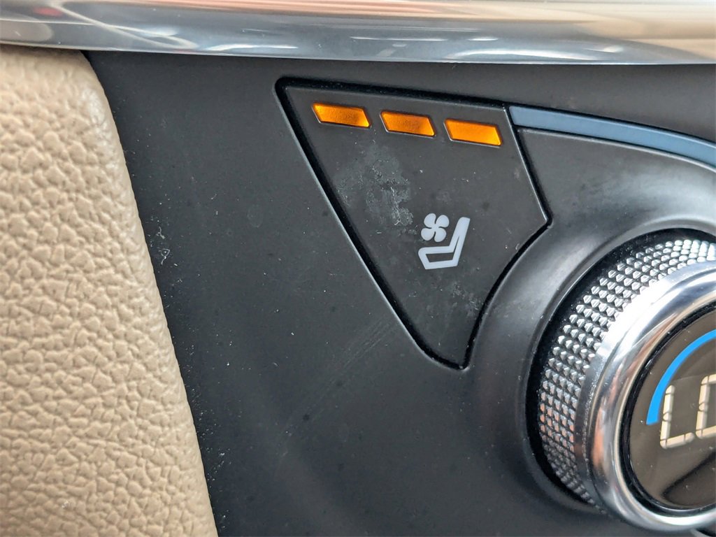 Certified 2023 Chevrolet Traverse Premier w/ LPO, Floor Liner Package image 19