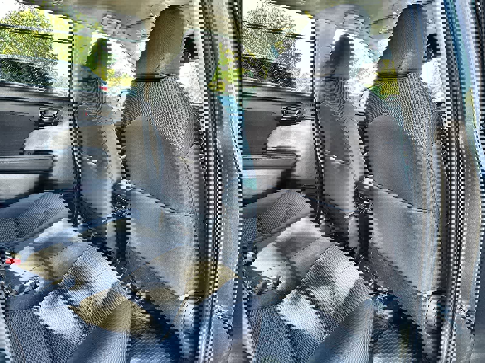 Used 2022 Toyota Highlander L image 18