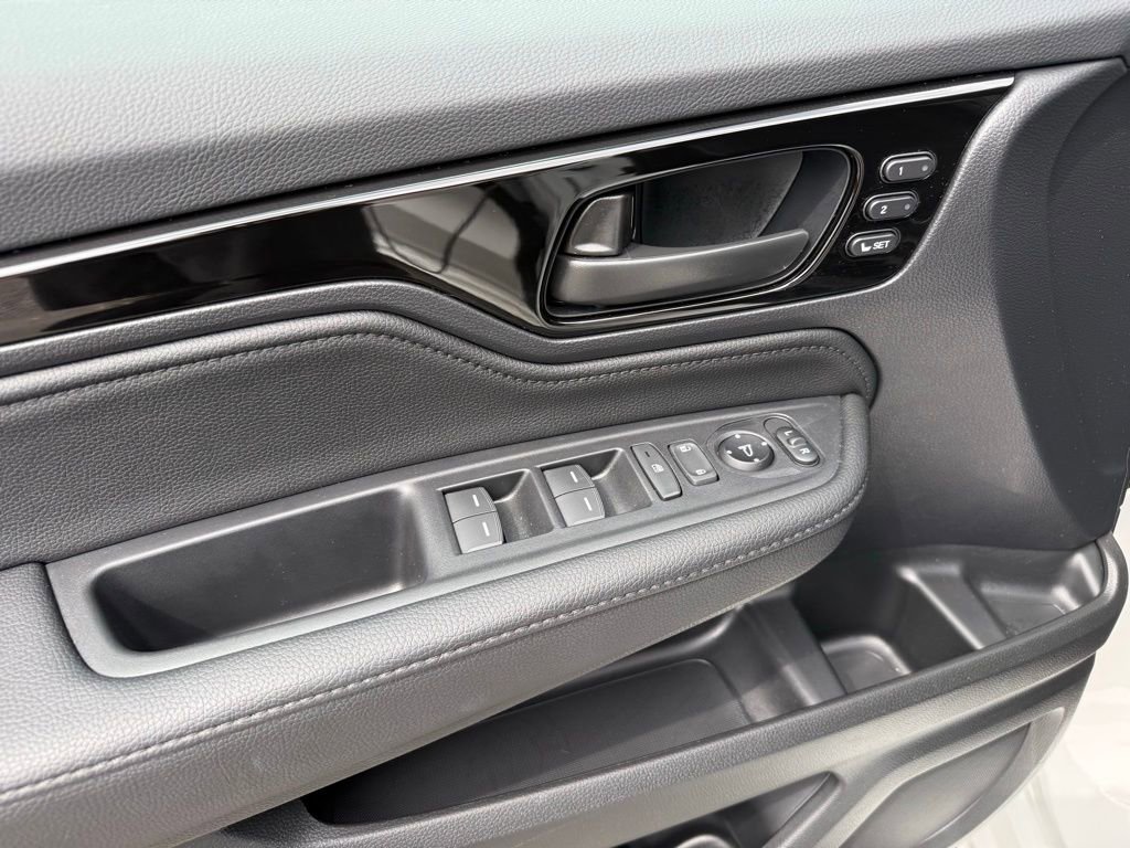Used 2026 Honda Odyssey Touring image 14