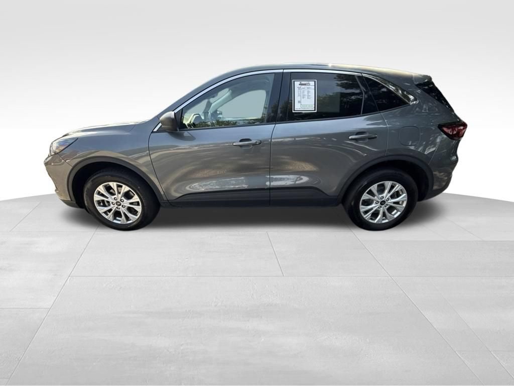 Used 2024 Ford Escape Active AWD/4WD image 2