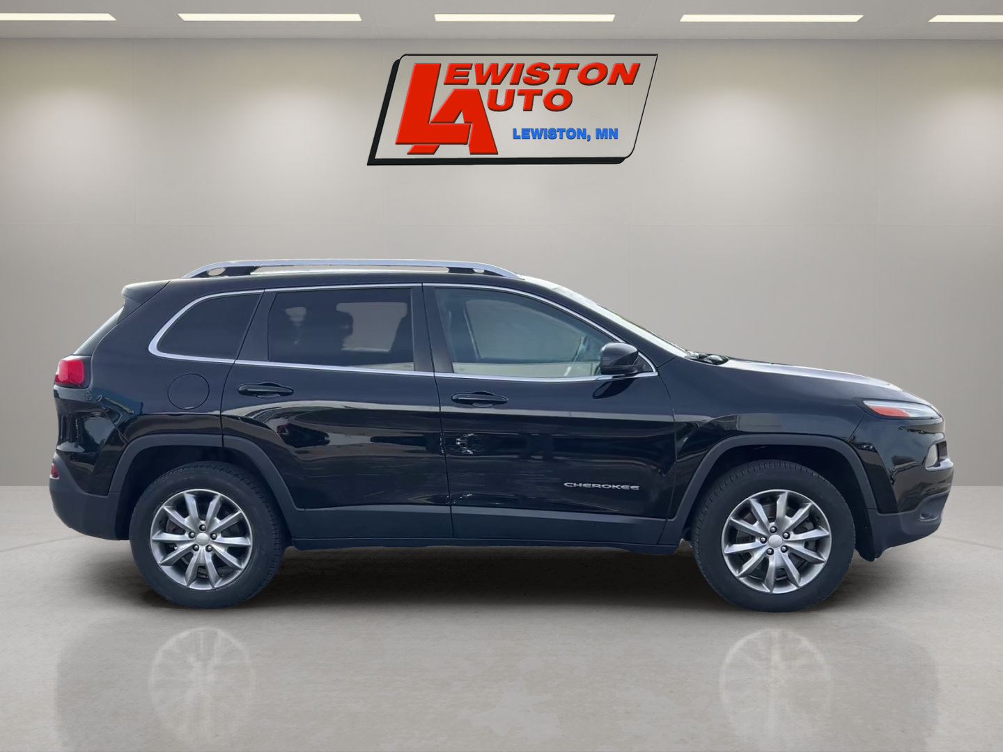 Used 2018 Jeep Cherokee Limited AWD/4WD image 6