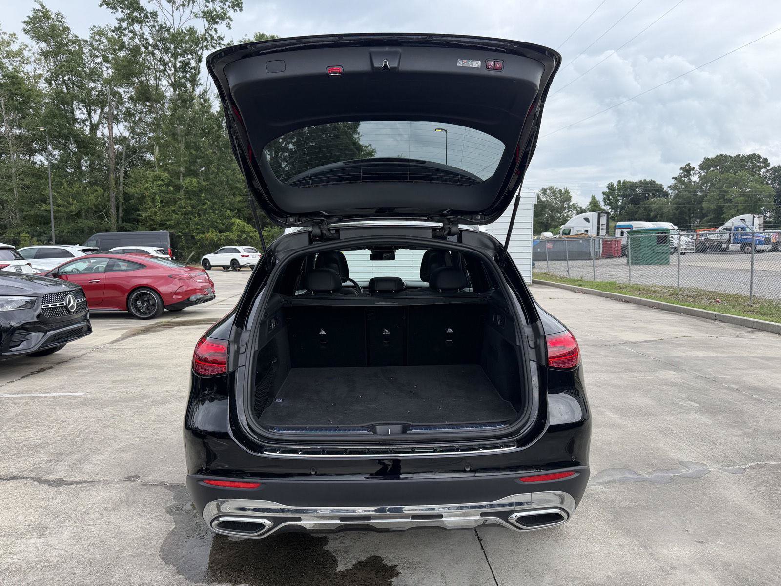 Used 2025 Mercedes-Benz GLC 300 4MATIC image 24