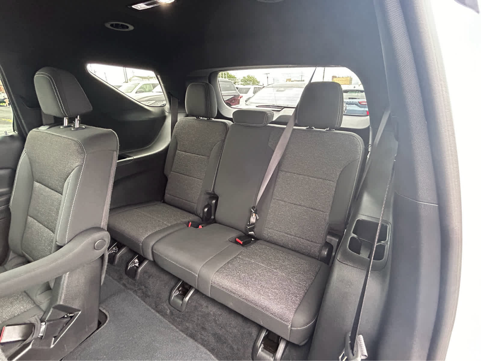 Used 2025 Chevrolet Traverse LT image 11
