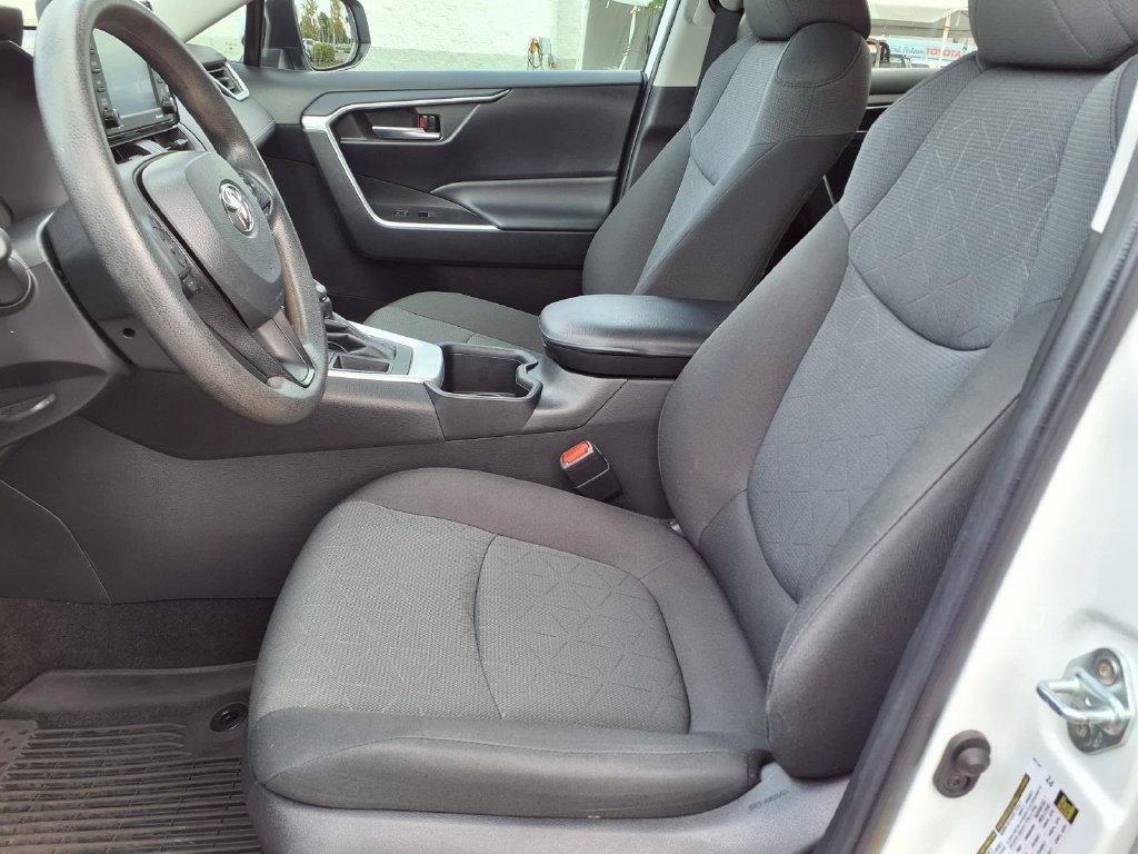 Used 2022 Toyota RAV4 XLE FWD image 25