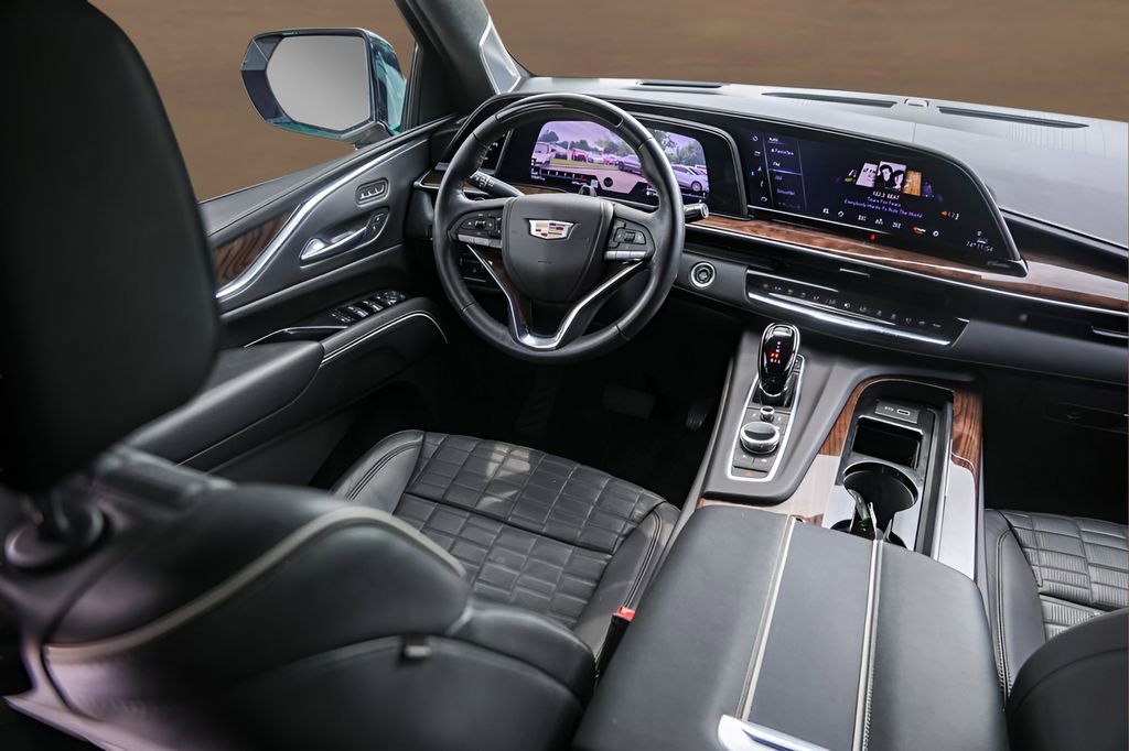 Used 2023 Cadillac Escalade Sport Platinum w/ LPO, ONYX Package image 29