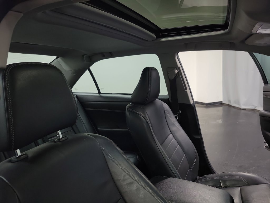 Used 2015 Toyota Camry XLE w/ Moonroof Package FWD image 34