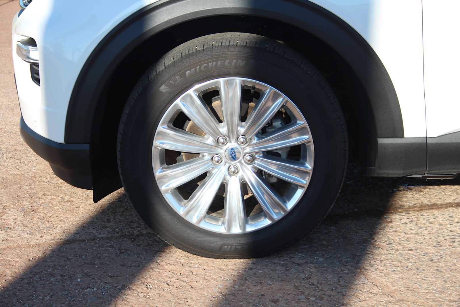 Used 2023 Ford Explorer Limited w/ Limited Technology Package AWD/4WD image 16