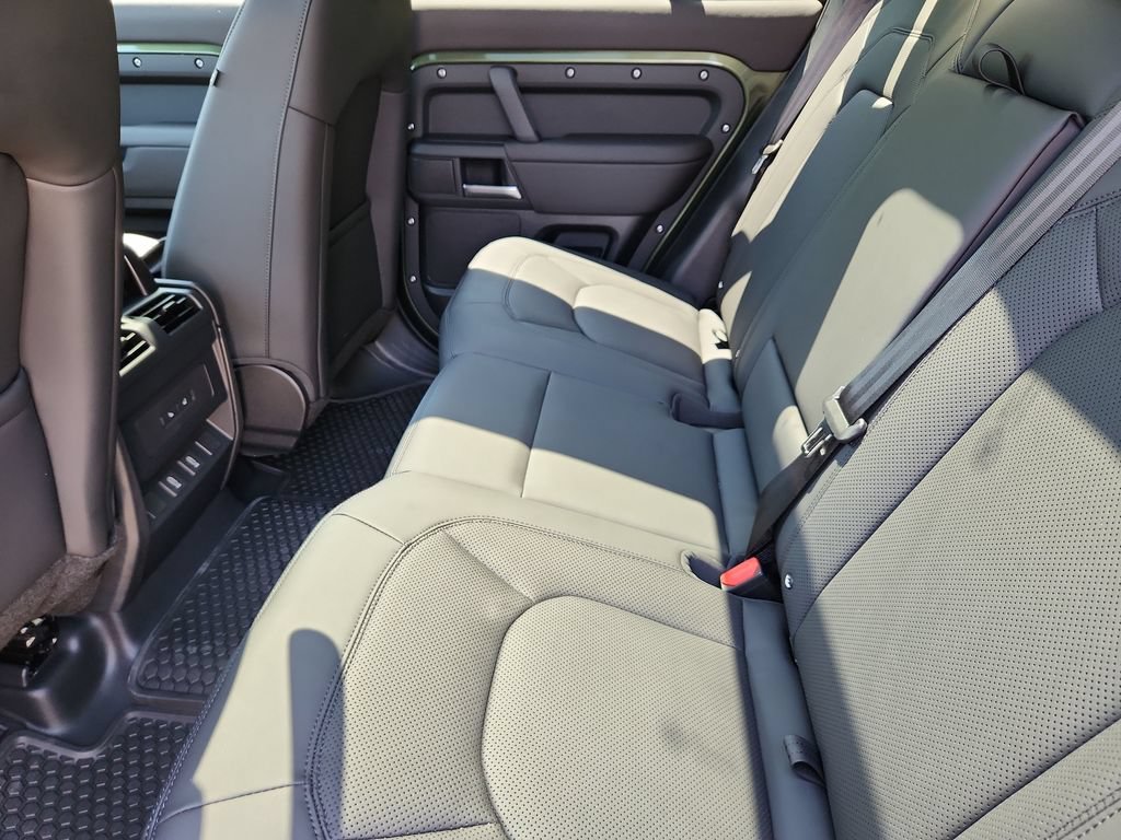 New 2026 Land Rover Defender 110 S AWD/4WD image 4
