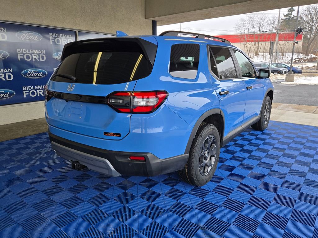 Used 2024 Honda Pilot TrailSport image 6