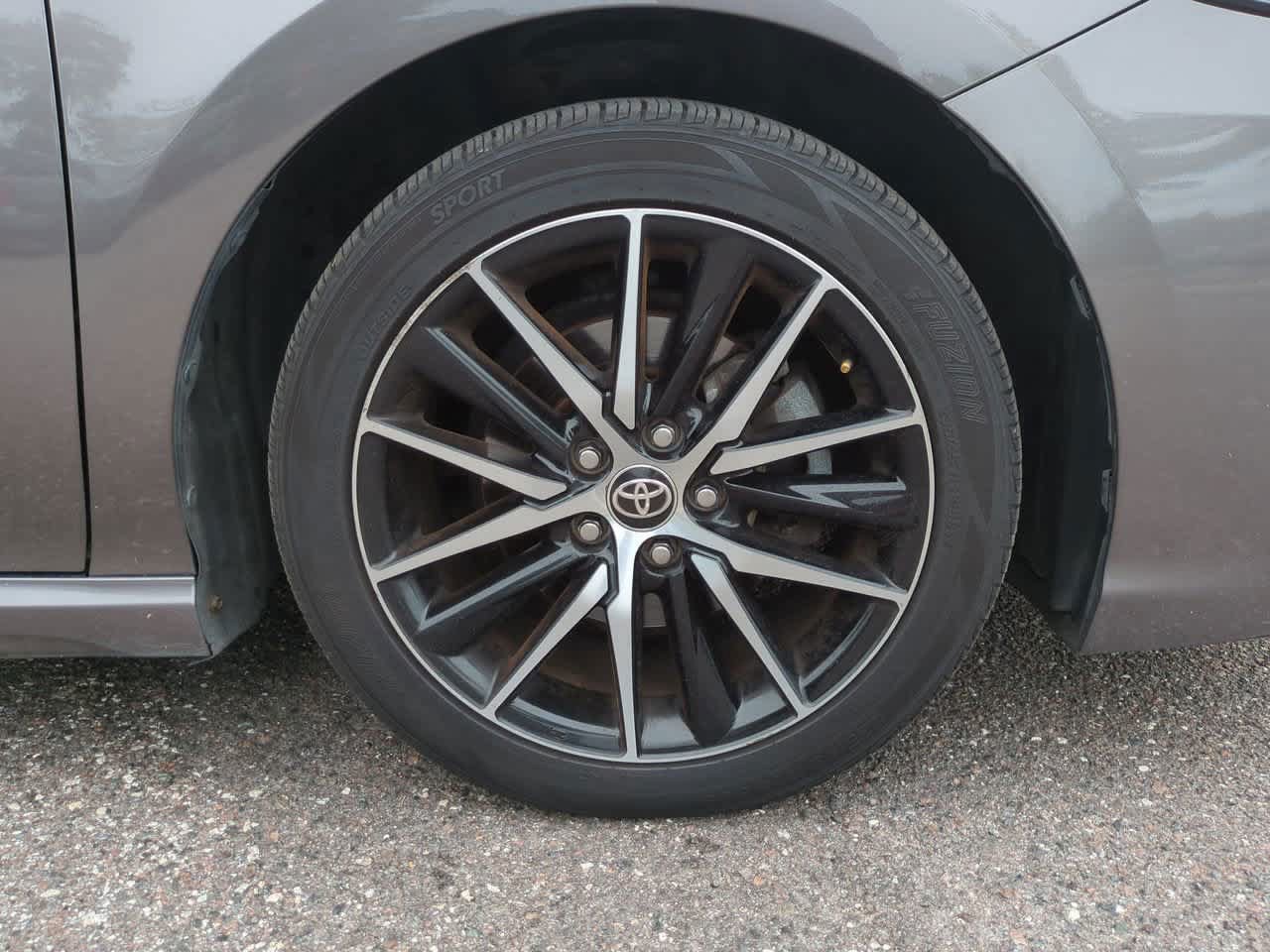 Certified 2018 Toyota Camry SE FWD image 11