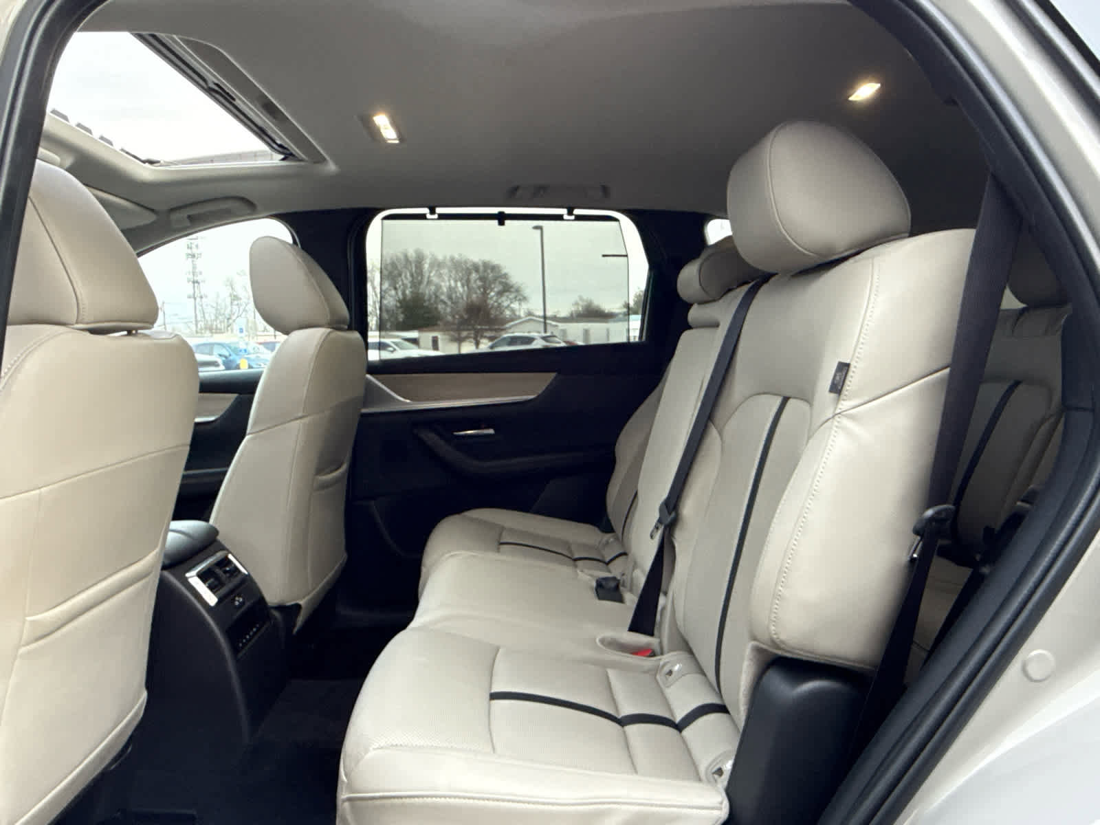 Used 2024 MAZDA CX-90 Plug-In Hybrid w/ Preferred image 10