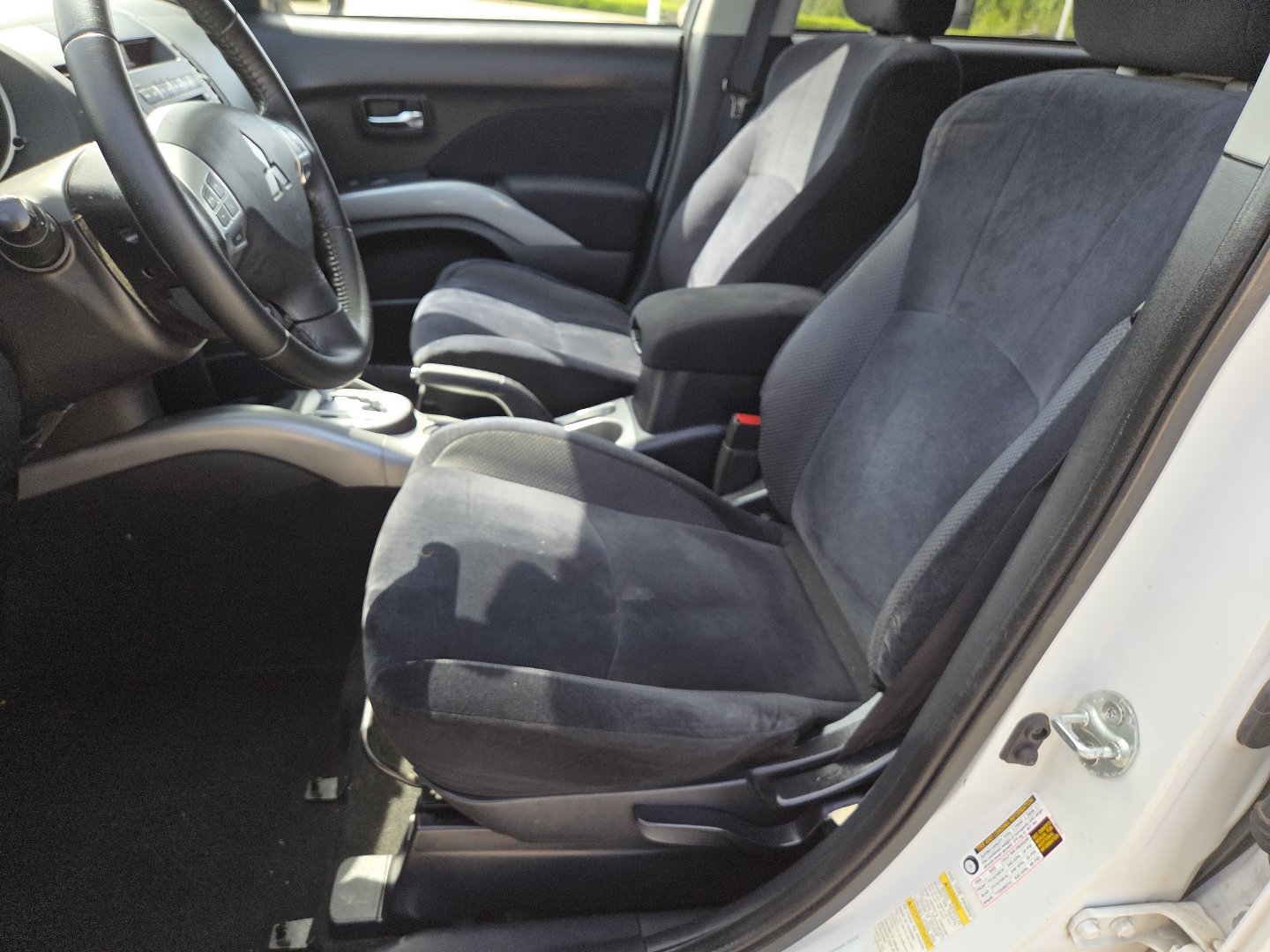 Used 2012 Mitsubishi Outlander ES FWD image 20
