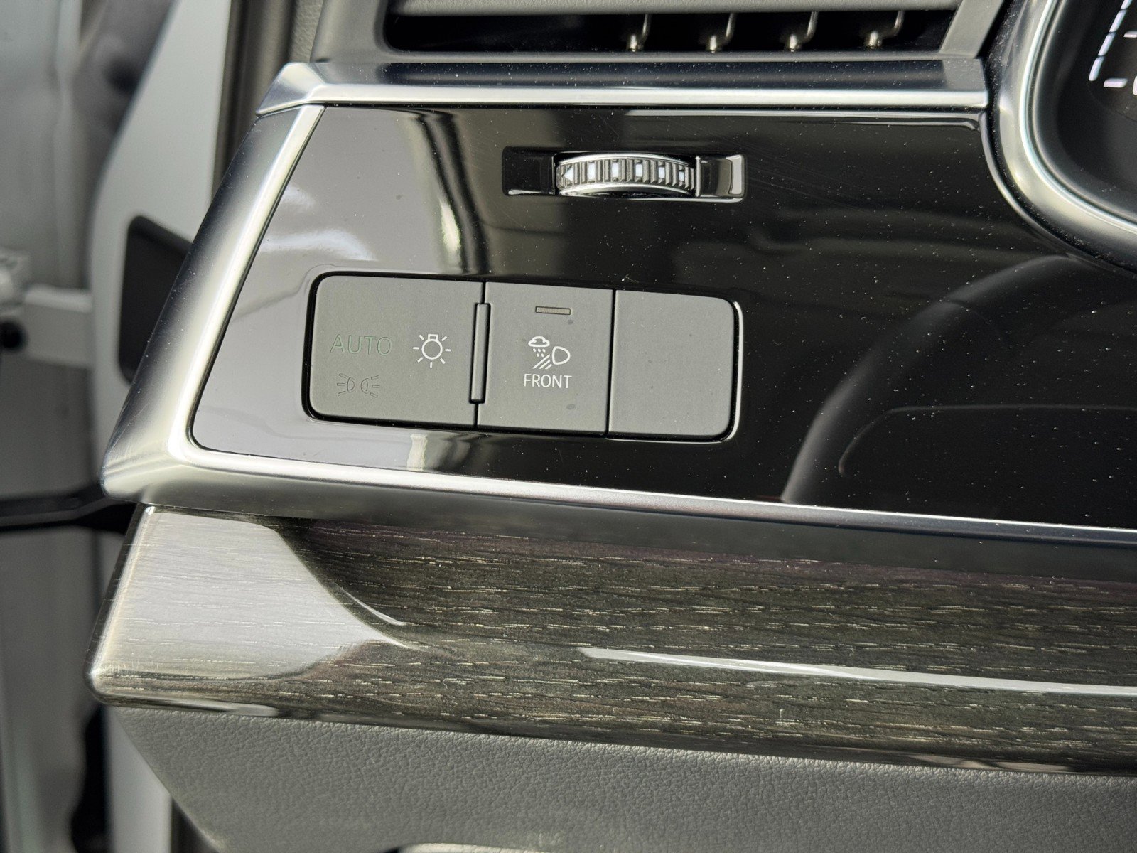 Used 2022 Audi Q7 Premium Plus image 18