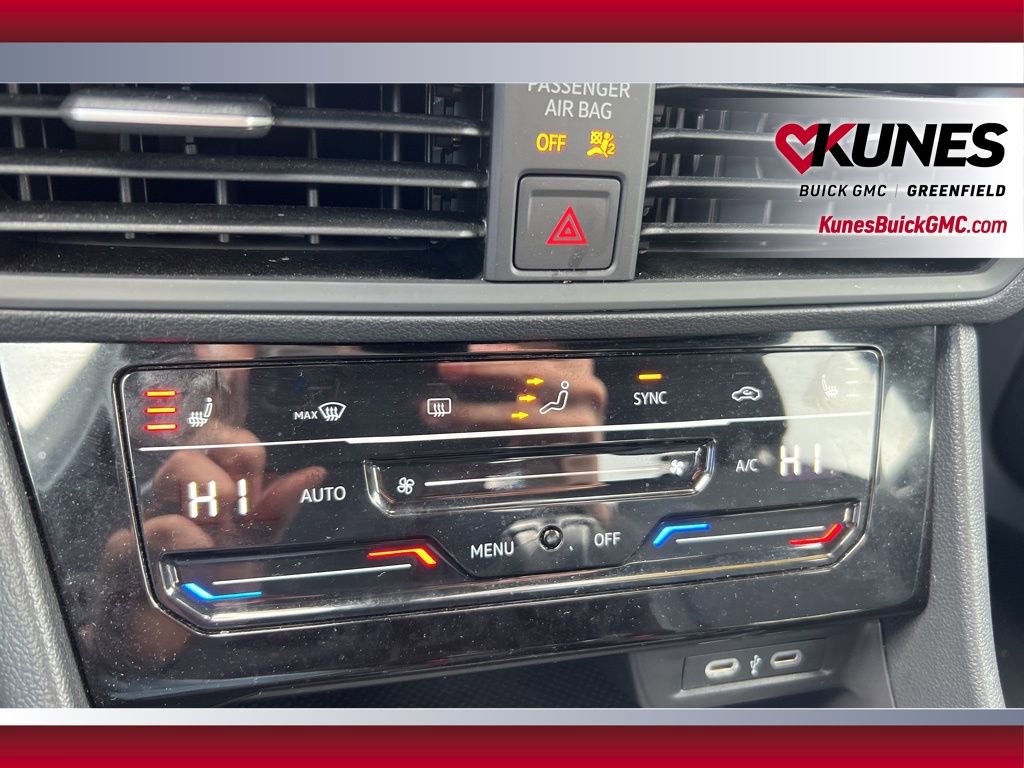 Used 2025 Volkswagen Jetta Sport image 29