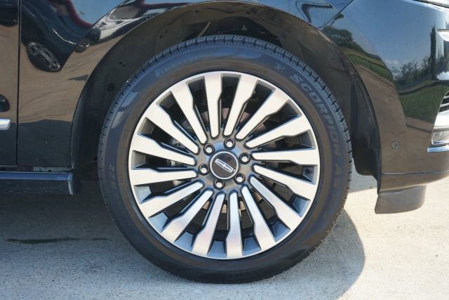 Used 2018 Lincoln Navigator Reserve w/ Technology Package image 4