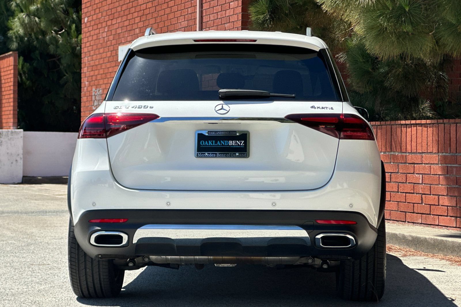 Certified 2025 Mercedes-Benz GLE 450e 4MATIC w/ Winter Package image 6
