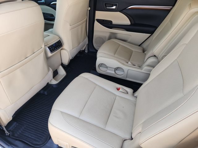 Used 2019 Toyota Highlander Limited Platinum AWD/4WD image 33