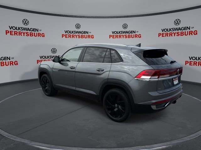 Certified 2024 Volkswagen Atlas Cross Sport SE w/ Black Wheel Package image 6