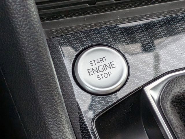 New 2026 Volkswagen Taos SE image 16