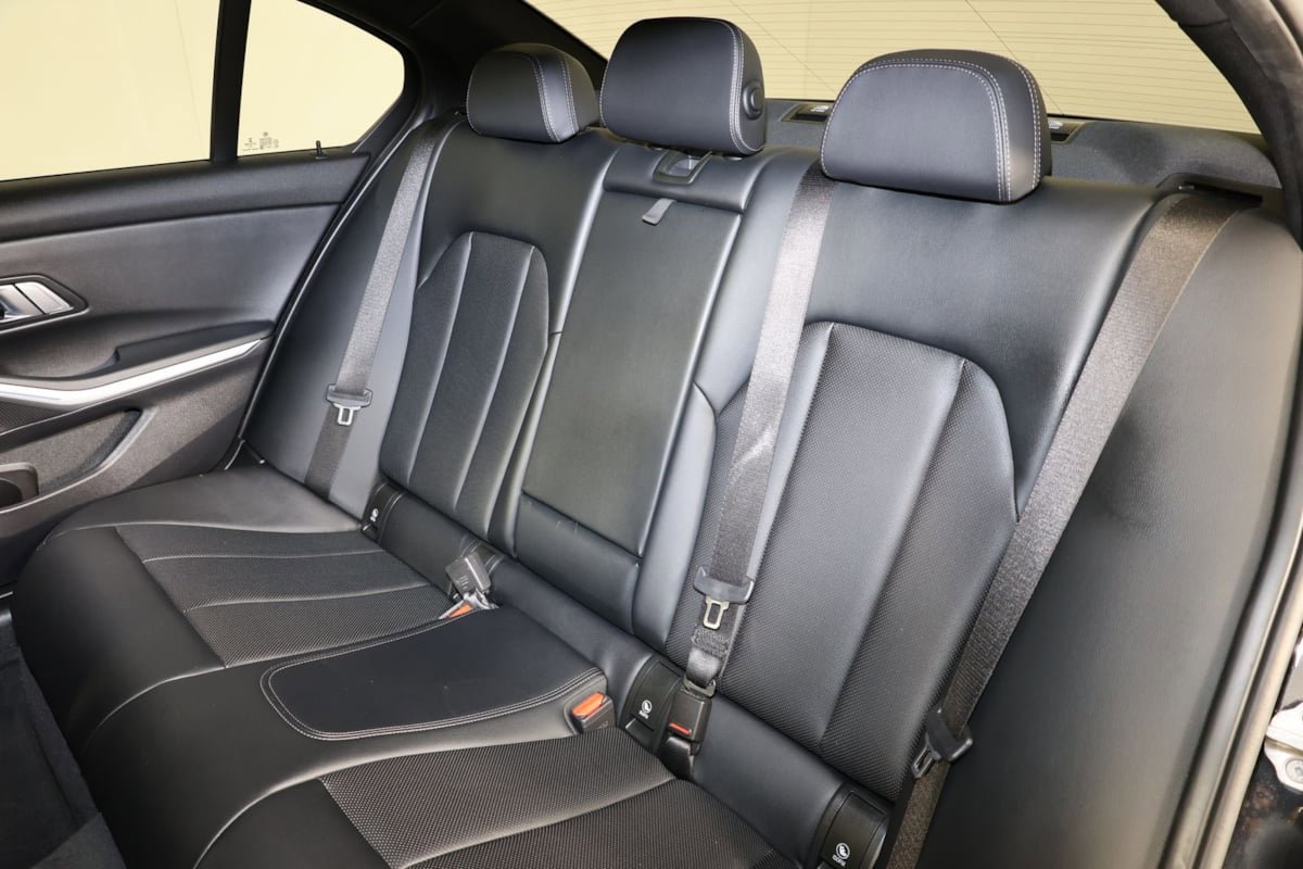 Used 2023 BMW 330e w/ M Sport Package image 11