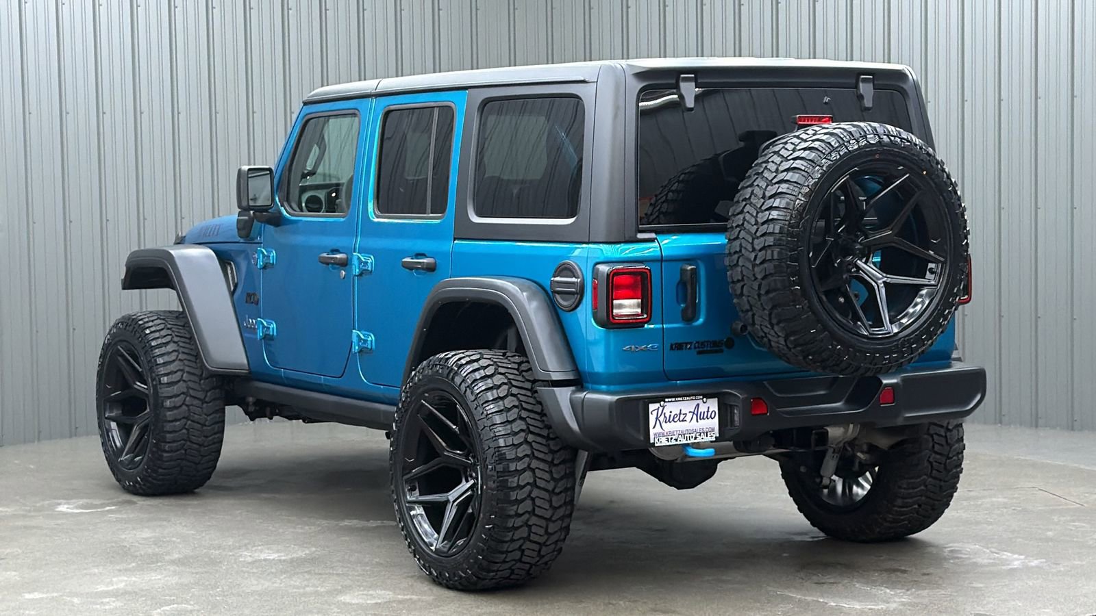 Used 2024 Jeep Wrangler Unlimited image 3